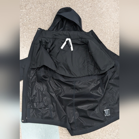 Lululemon Rain rebel insulated jacket - Picture 3 of 13